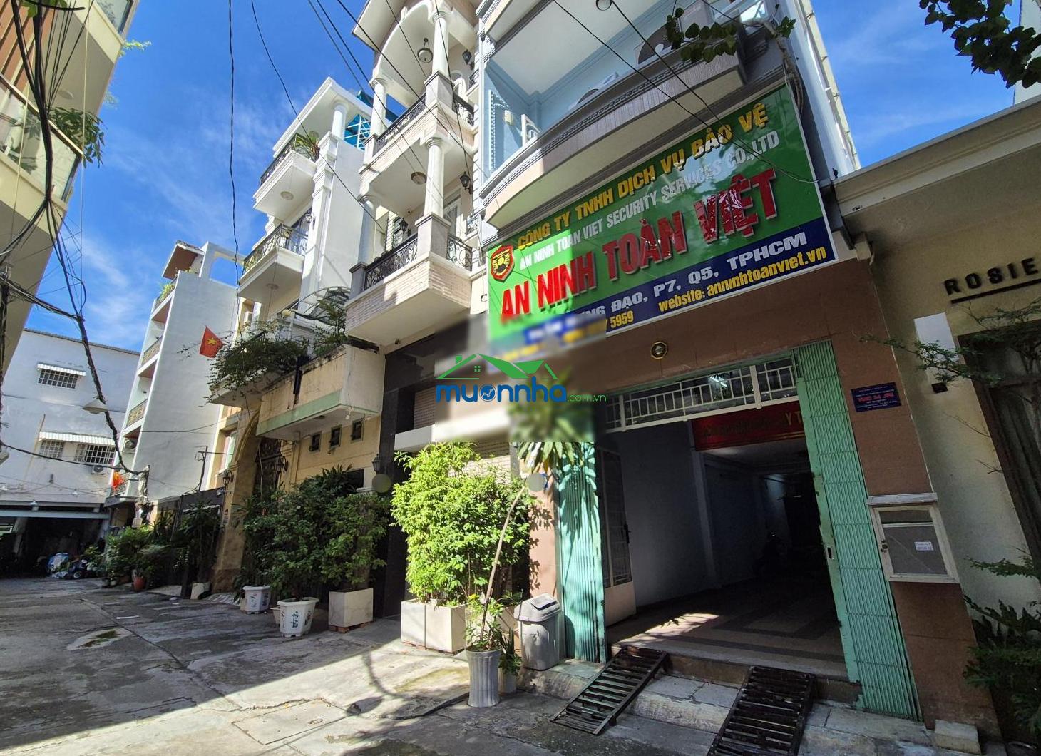 Bán nhà 4.1x18m trần hưng đạo - q5 - 4 lầu thang máy hẻm ô tô nhà đẹp ở liền - giá chỉ 18,5 tỷ