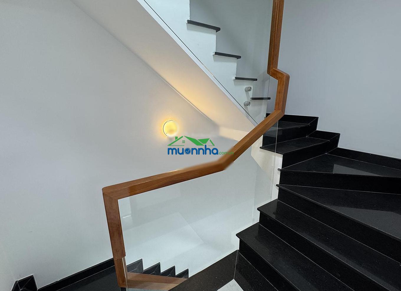 Tuyệt phẩm biệt thự mini 3 lầu, góc 2 mặt tiền hẻm 2 xe hơi 7 chỗ tránh nhau khu vip đặng văn ngữ