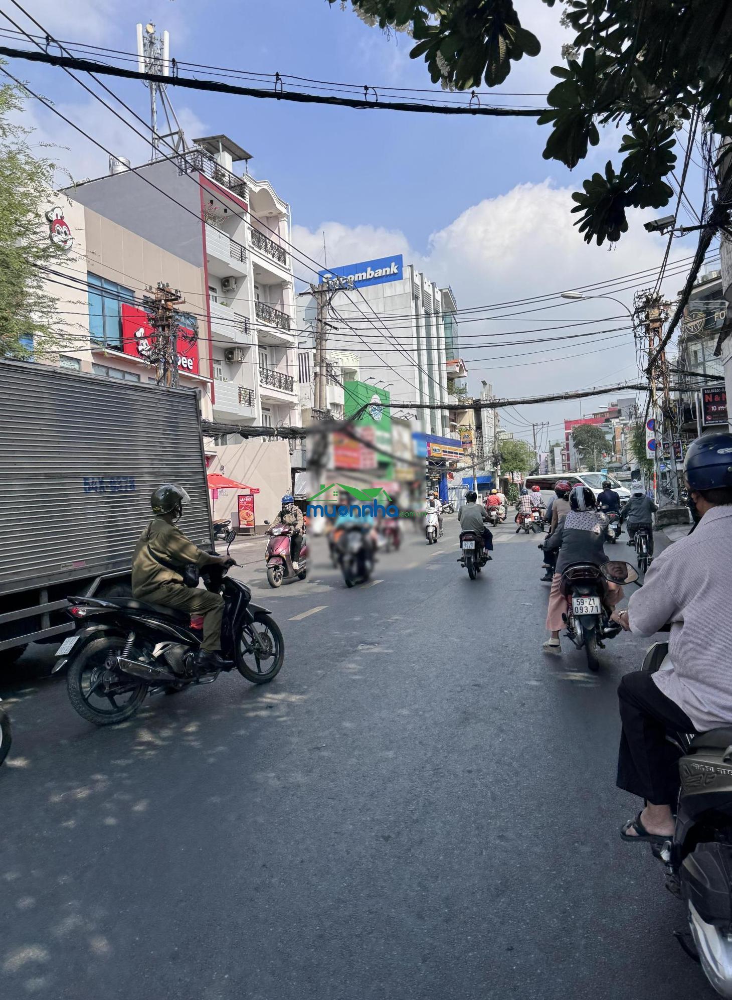Hot! 90 m2 chỉ 88tr/m2 gần mặt tiền lê quang định - ngang đẹp 4,2m - xây dựng cao tầng - đường ô tô