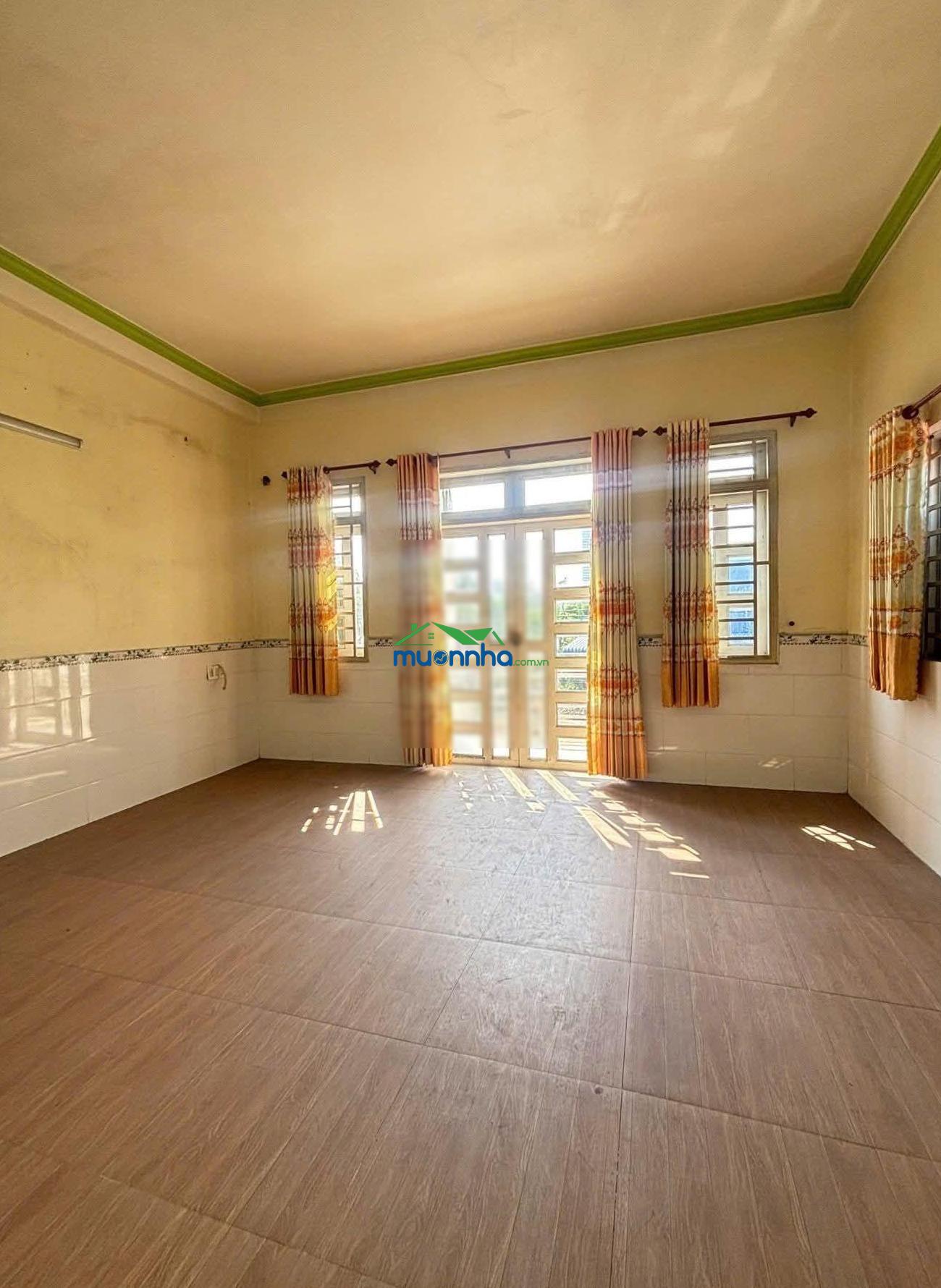 Chỉ 66 triệu/m2 - nhà 2 tầng - hẻm xe hơi - ngang 5.4m - trung tâm linh xuân - 5.4 tỷ