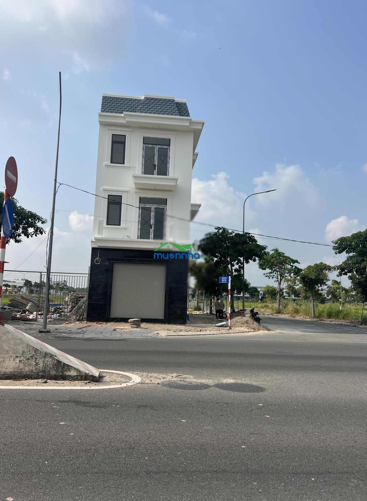 Cho thuê nhà lầu: 1 trệt 2 lầu ngay đường cầu đò 2 bến cát, bình dương. giá 15 triệu/tháng - 2