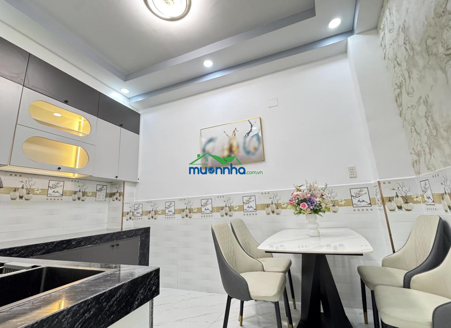 Diện tích to - hẻm thông - giáp phú nhuận và gần sân bay - tặng kèm nội thất - 2