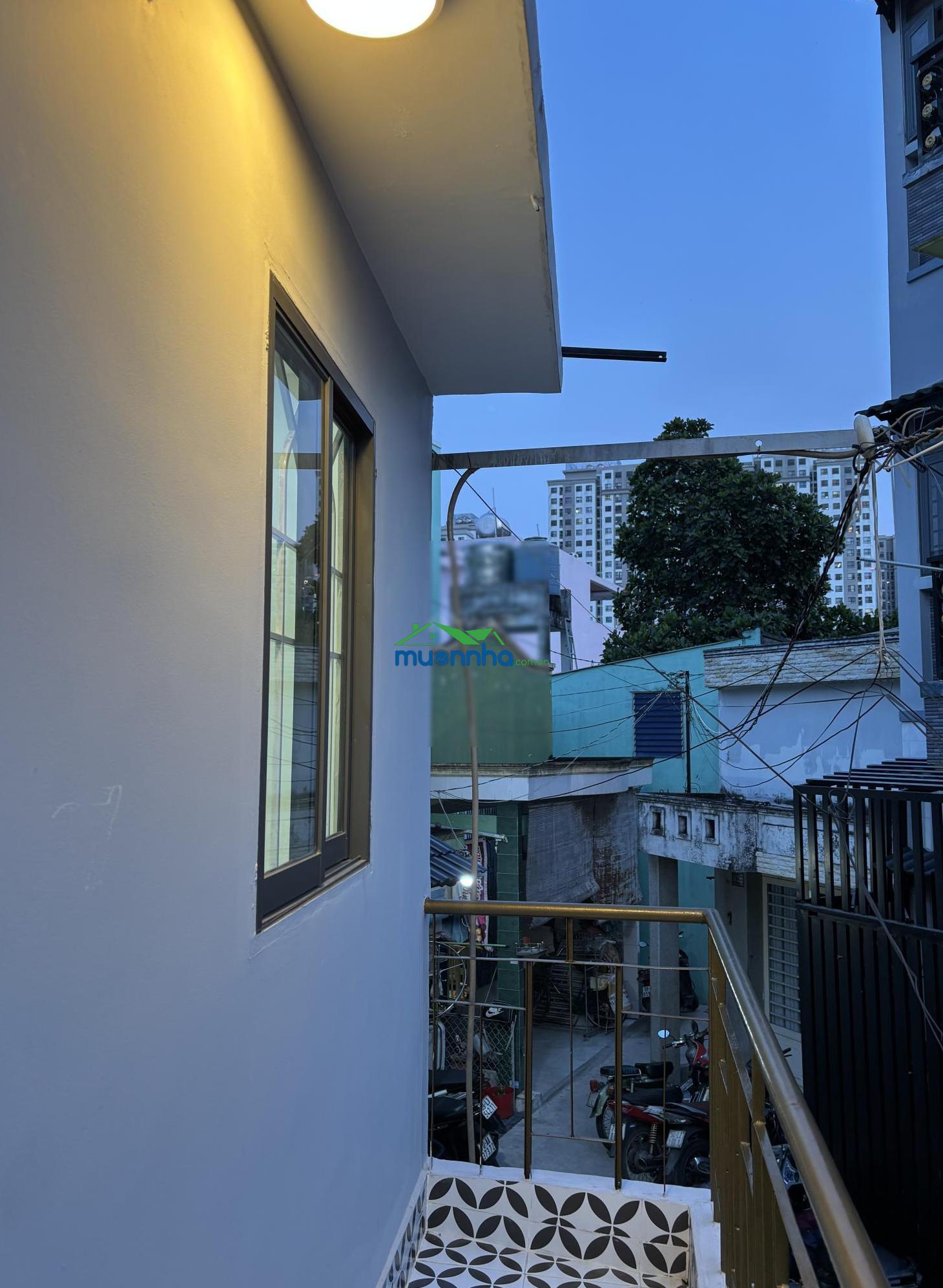 Nhà sổ hồng riêng, vị trí trung tâm gần chợ, trường học cấp 1,2,3. đi quận 1,5,3,10 10 phút xe máy - 4