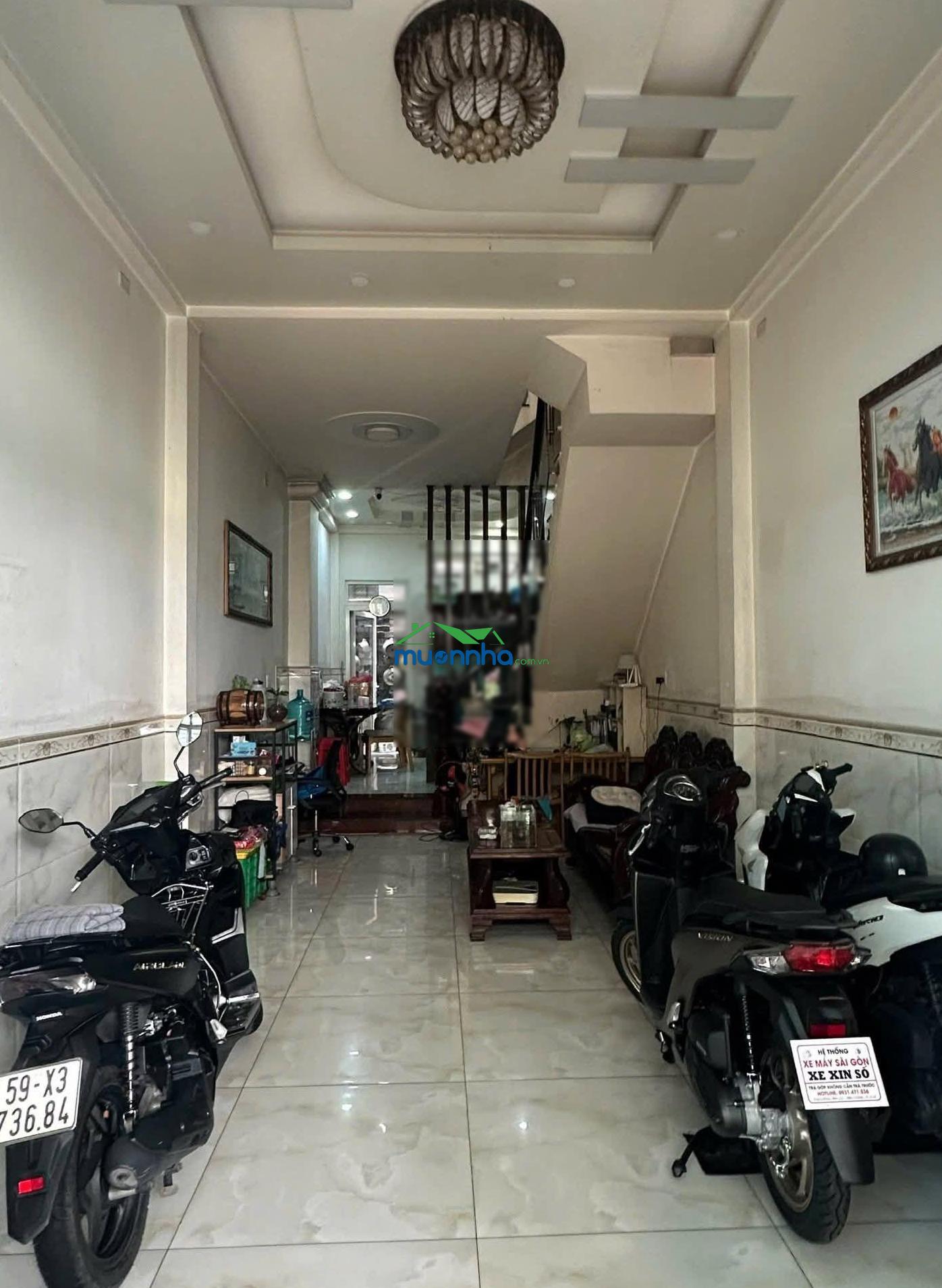 Bán nhà 1 trệt 2 lầu xã tân kiên, dt 3,8x14. nhà mới ở liền