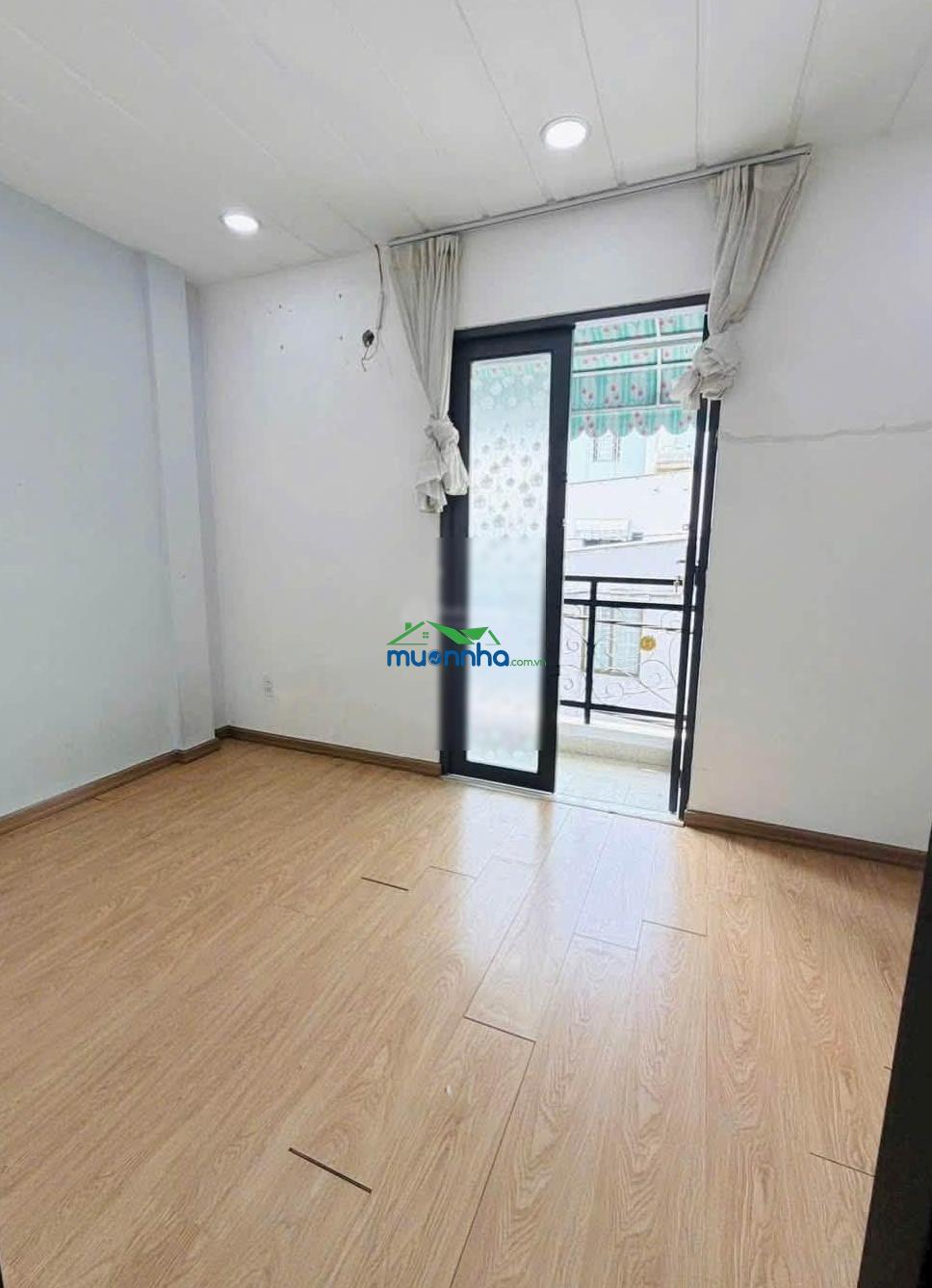 Nhà mới ở liền trệt lầu 4,4 x 8,2 pn 2wc sổ hồng riêng kdc hiên hữu
