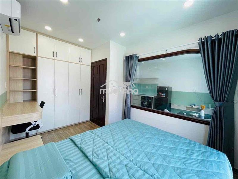 Cho thuê căn hộ 1 phòng ngủ ban công 50m2 full nội thất thang máy