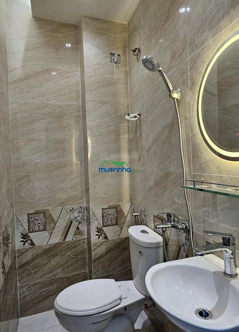 Nhà đẹp 2 lầu (4.3x13) hẻm 5m đường hậu giang q.6 - 2
