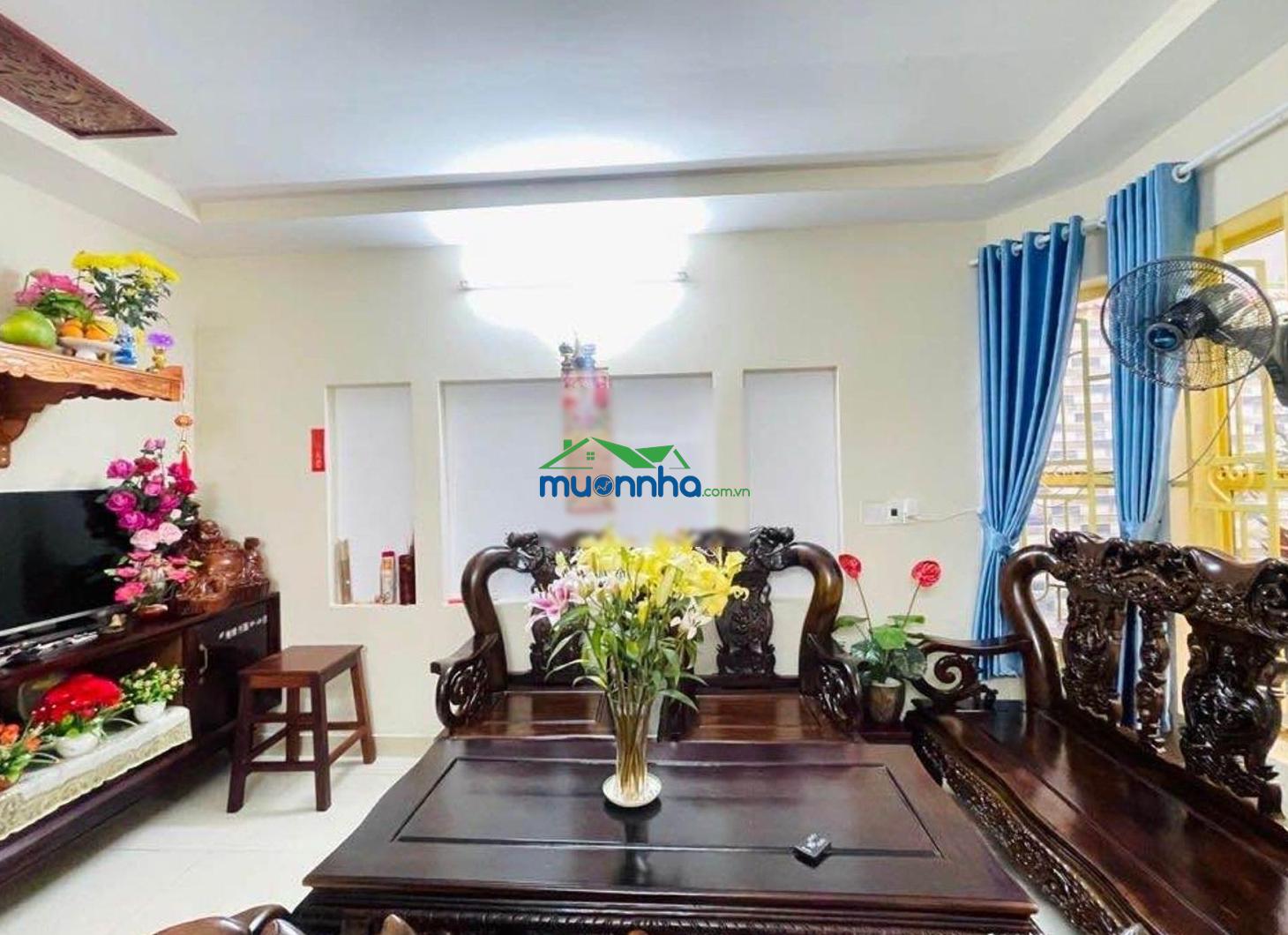 Nhà 1 đời chủ, gấp bán. dt 5.4 x 18m. vị trí đẹp, hẻm xe hơi gần mặt tiền.