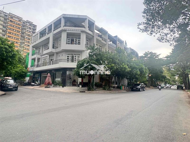 Mbkd góc 2 mặt tiền ngay siêu thị mega market