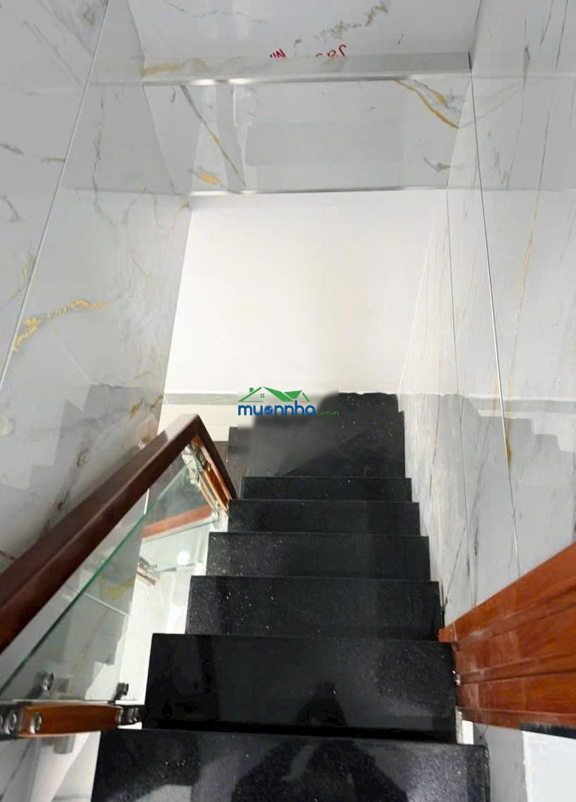 Tôi bán nhà 36 m2 sd, 1 trệt, 1 lầu, mặt tiền 3 m, tuyệt đẹp, quận 7. giá: 1,35 tỷ - 3