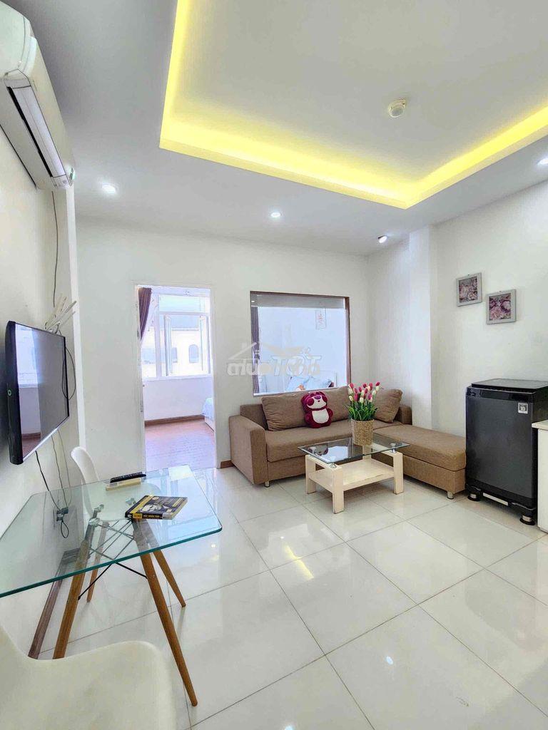 Cho thuê căn hộ 1 phòng ngủ có thang máy cửa sổ trời lớn ở nguyễn trãi