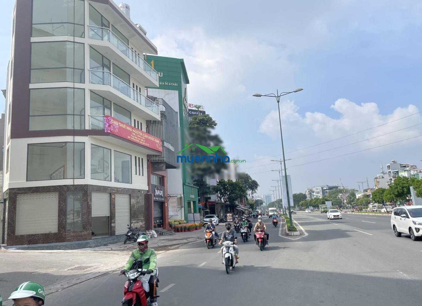 Bán nhà 2 tầng mt bờ sông vàm thuật p5 gv. dt: 5.6x12m. giá: 13.5 tỷ tl. lh 0855*400*684 kim hương