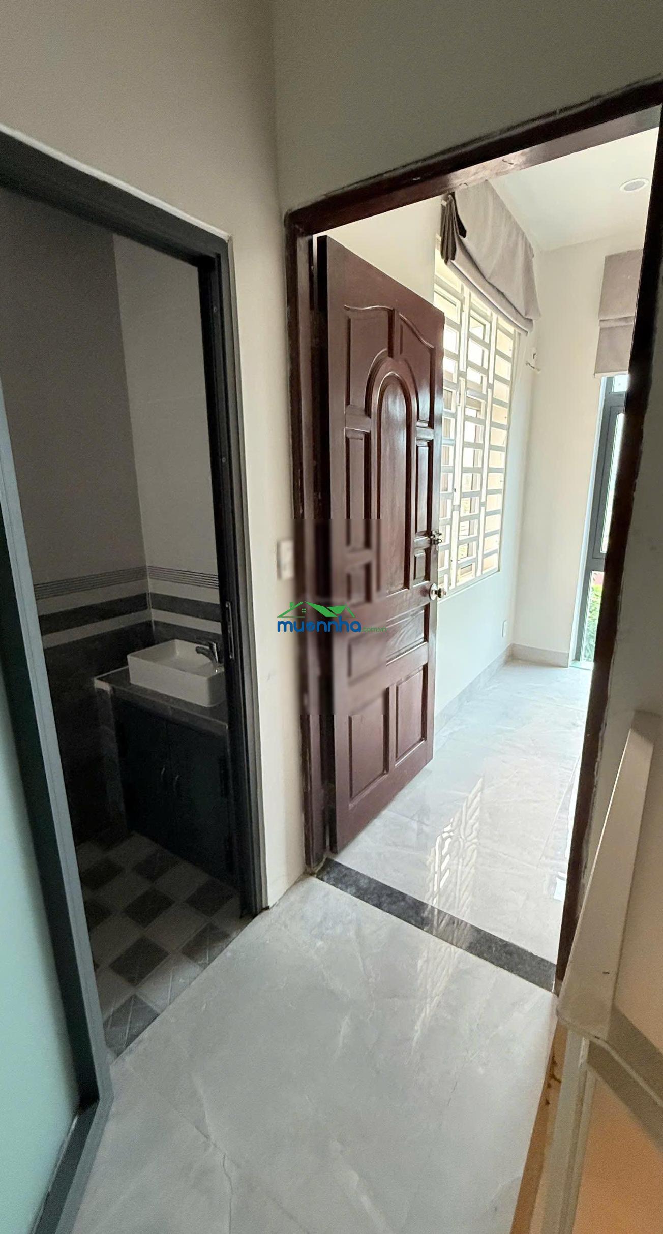 Tôi là chủ nhà. tôi cho thuê nhà có 1 kiot, 2 phòng ngủ, đầy đủ máy lạnh, máy giặt, tủ lạnh, nệm - 4