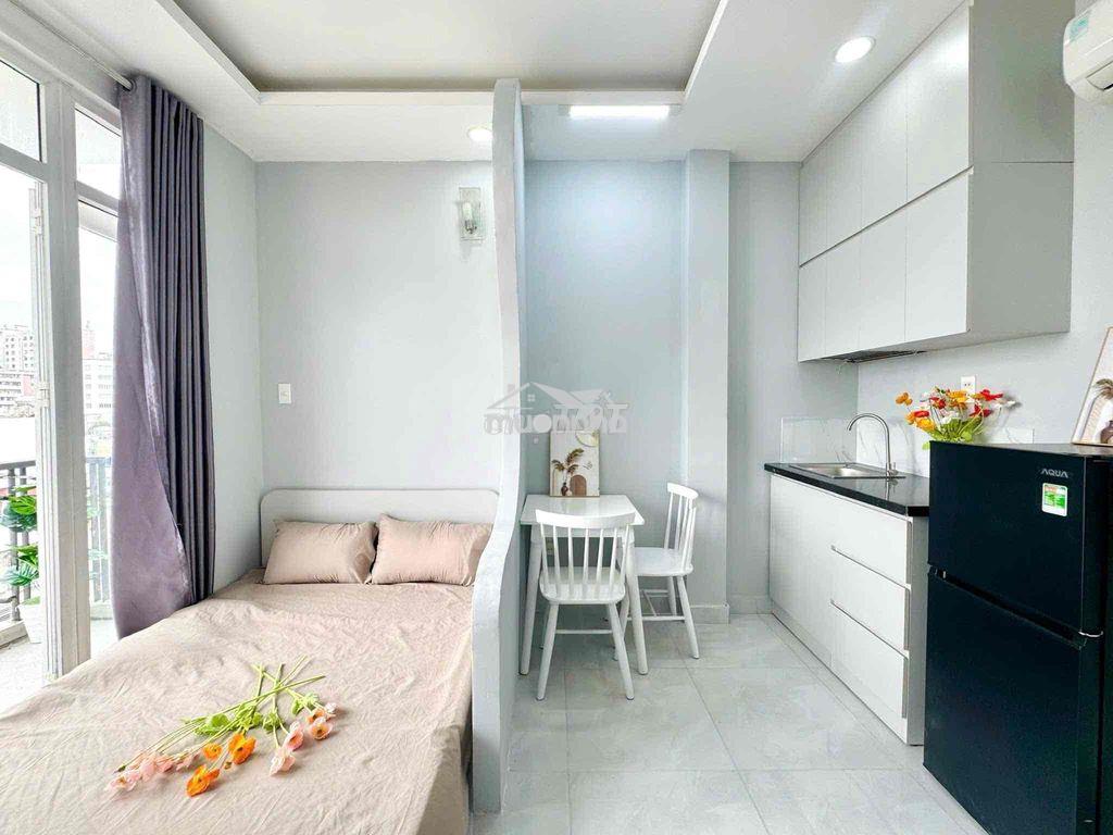 Cho thuê studio ban công cực rộng thoáng ngay trung tâm quận 1 - 4