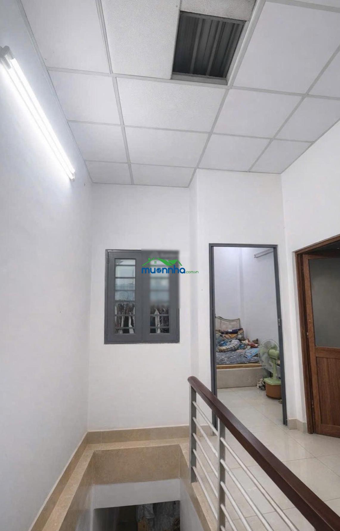 Bán gấp nhà đẹp tỉnh lộ 10 btân, 2 tầng mới, 46m2, hẻm xe hơi sát aeon mall, chỉ 3 x tỷ. - 2