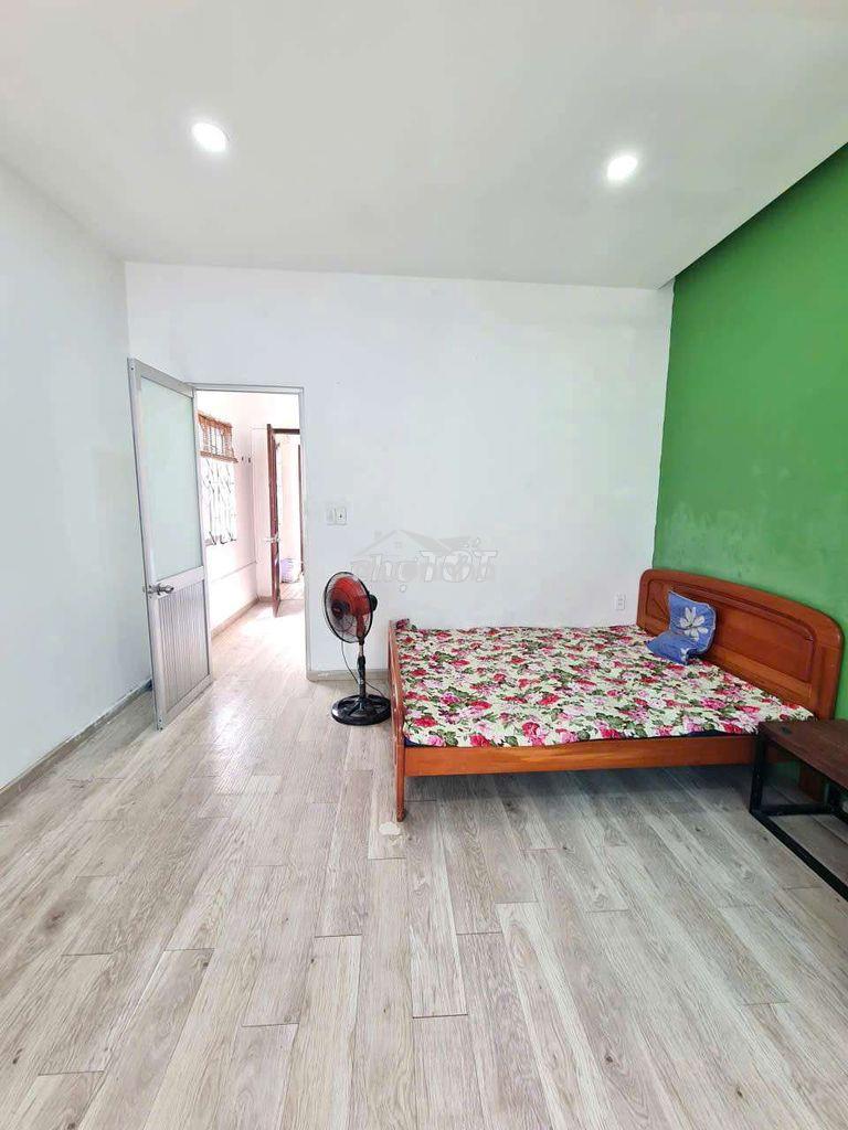 Cho thuê 1pn tách bếp, ban công, 30m2, hẻm 195 đ. điện biên phủ, p.15 - 4