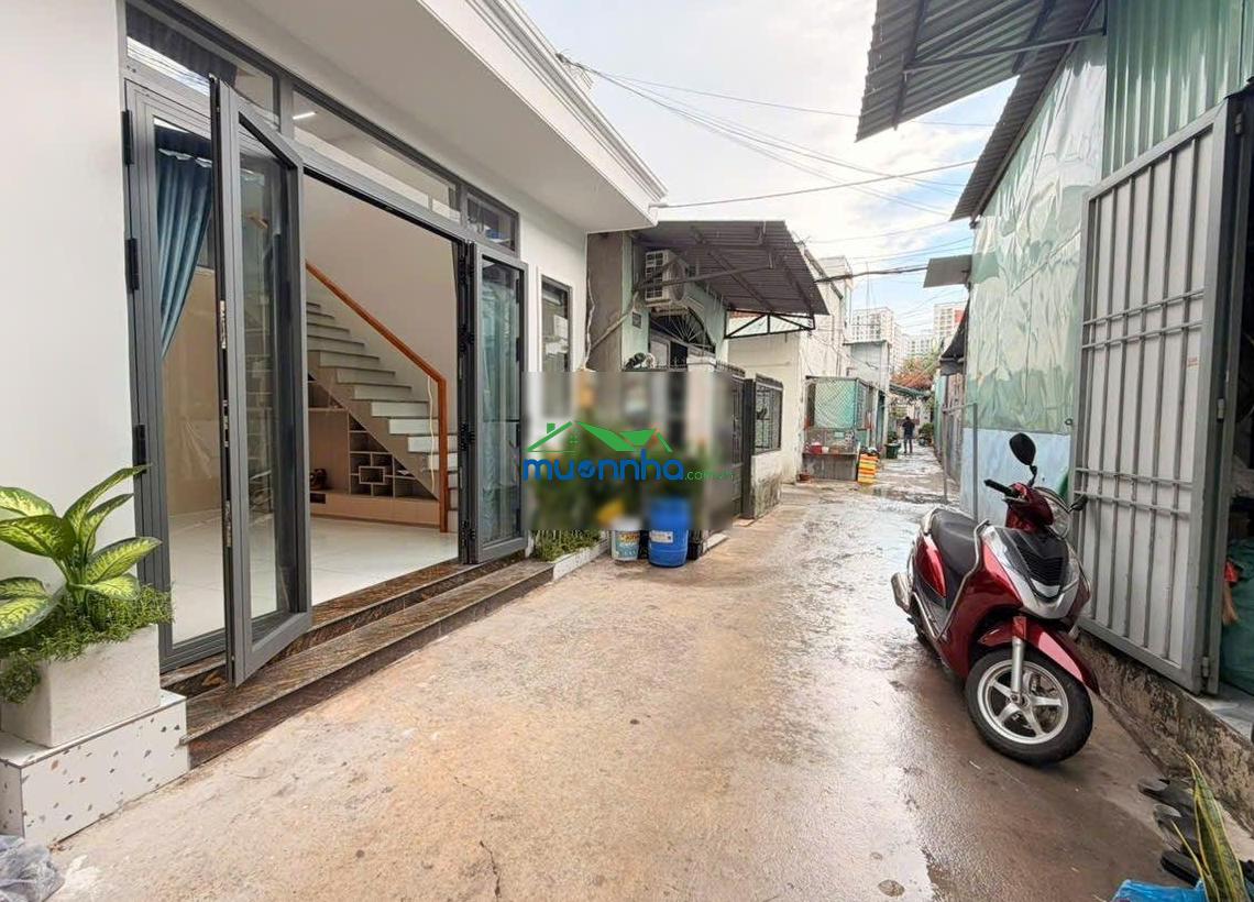 Nhà đẹp hẻm xe hơi phan văn hớn q12 dt: 4.5x10 trệt lửng 2pn ngay trường chinh cộng hòa gần ga t3 - 4