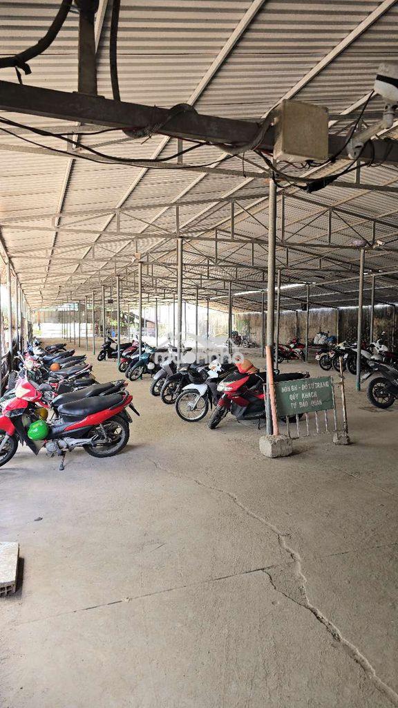 Mặt bằng trống phù hợp cho bãi xe và mở xưởng - 2