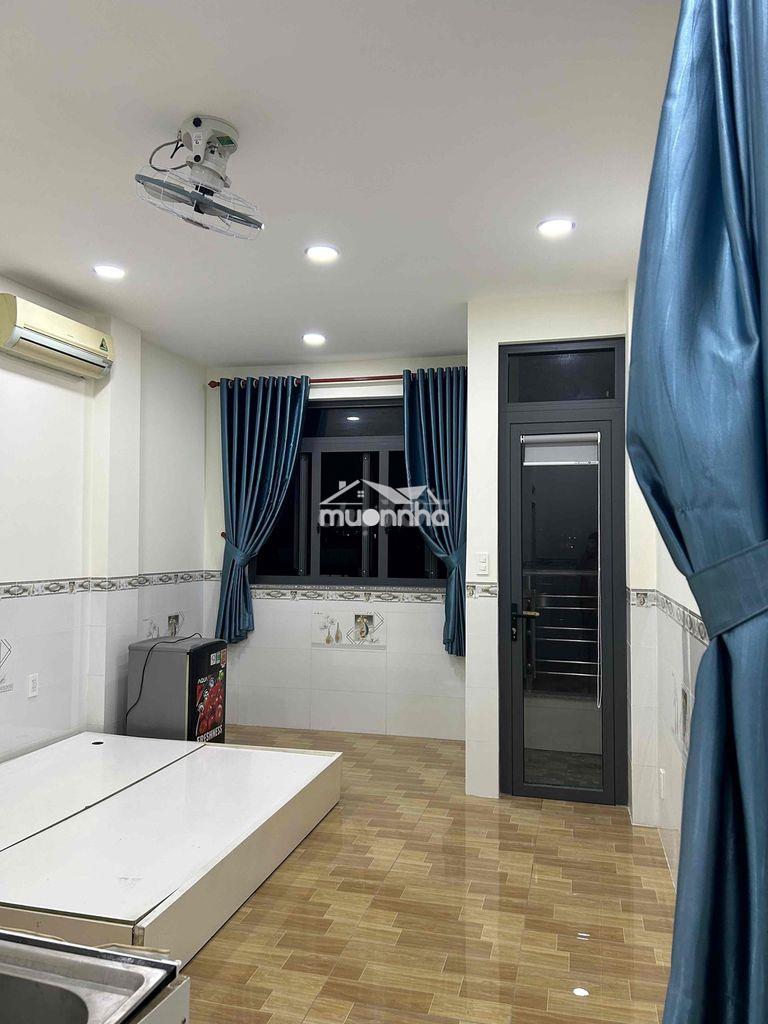 Cho thuê phongf chdv nhà mới xây mặt tiền đường trươ