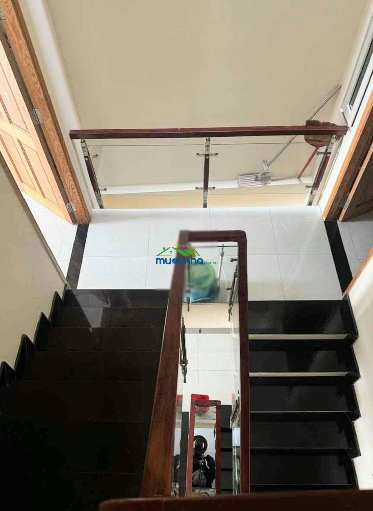 Nhà đẹp ở ngay sát mặt tiền hẻm xe hơi gần chợ - công viên tân trụ tân bình 4.6 x 14 4 tầng btct