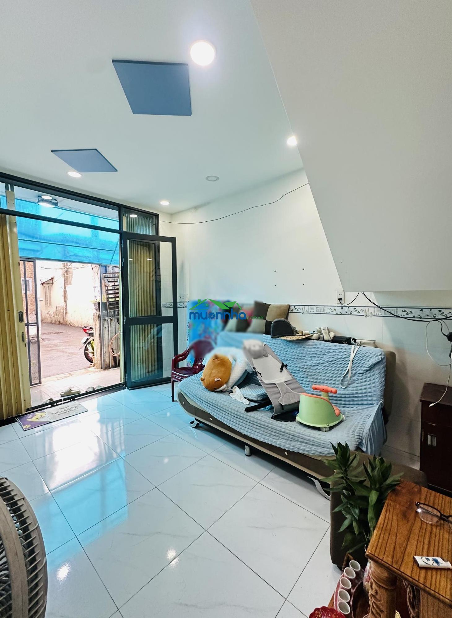 Chỉ 1,6 tỷ sở hữu nhà 2 tầng đối diện vạn phúc city ô tô đỗ cửa