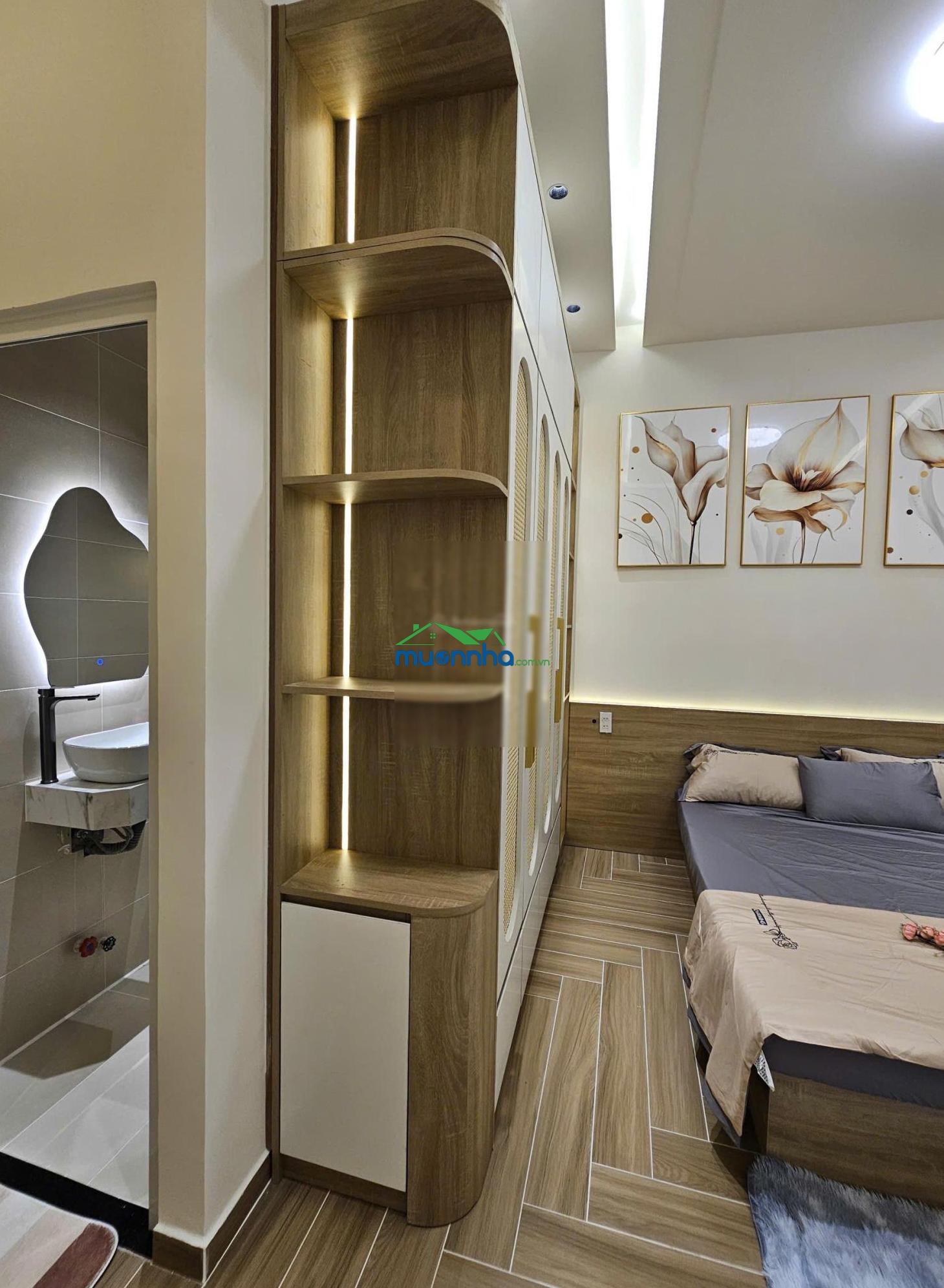 Nhà đẹp ở ngay - hẻm ô tô thông - trần văn quang - phường 10- tân bình- 48 m2- 3 tầng -chỉ 8,6 tỷ.