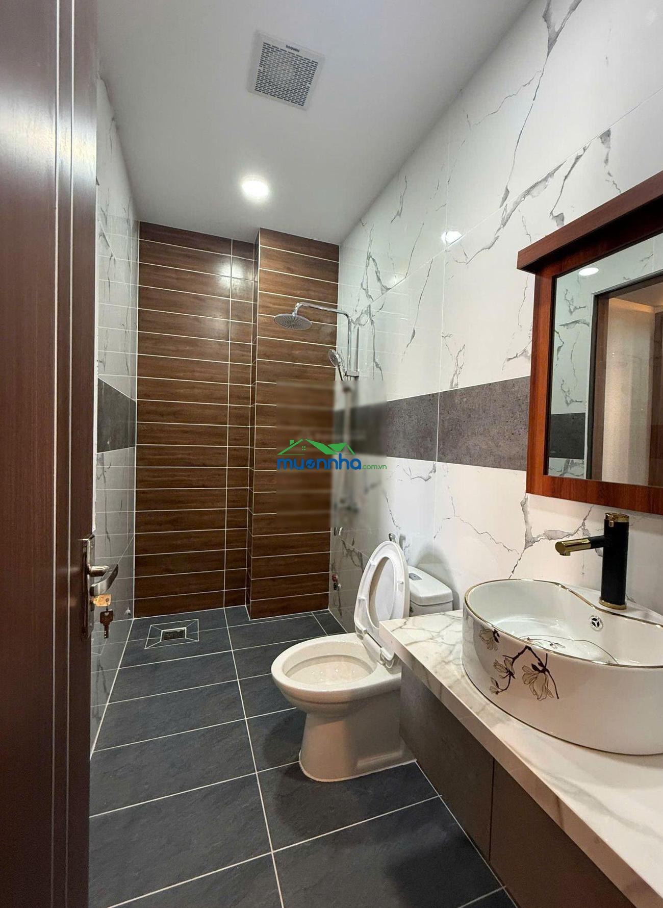 4 tỷ hơn. 3 tầng. 4x15m. hẻm xe tải thông. nhà mới hương lộ 2. lê văn quới. b.t.đông. q.bình tân.