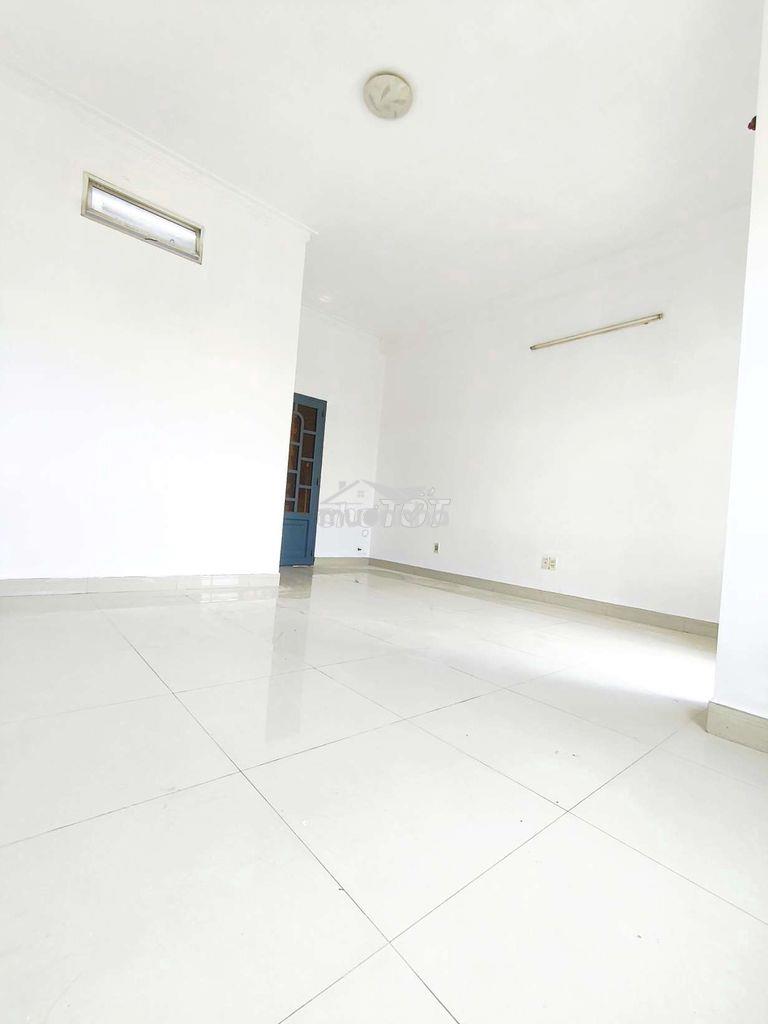 Siêu phẩm ban công mới tinh gần chợ bà điểm - 2