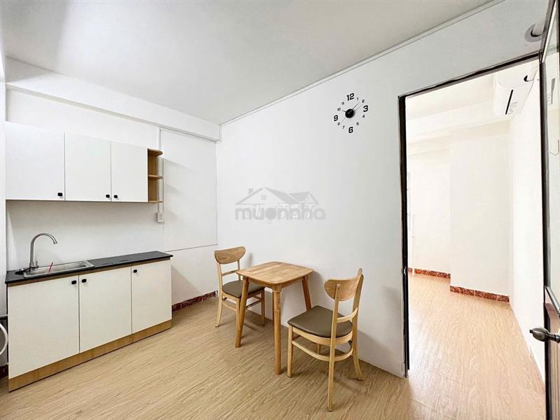 Phòng đẹp tách bếp đủ nt 35m2, 7a thành thái q.10( gần đh bách khoa)