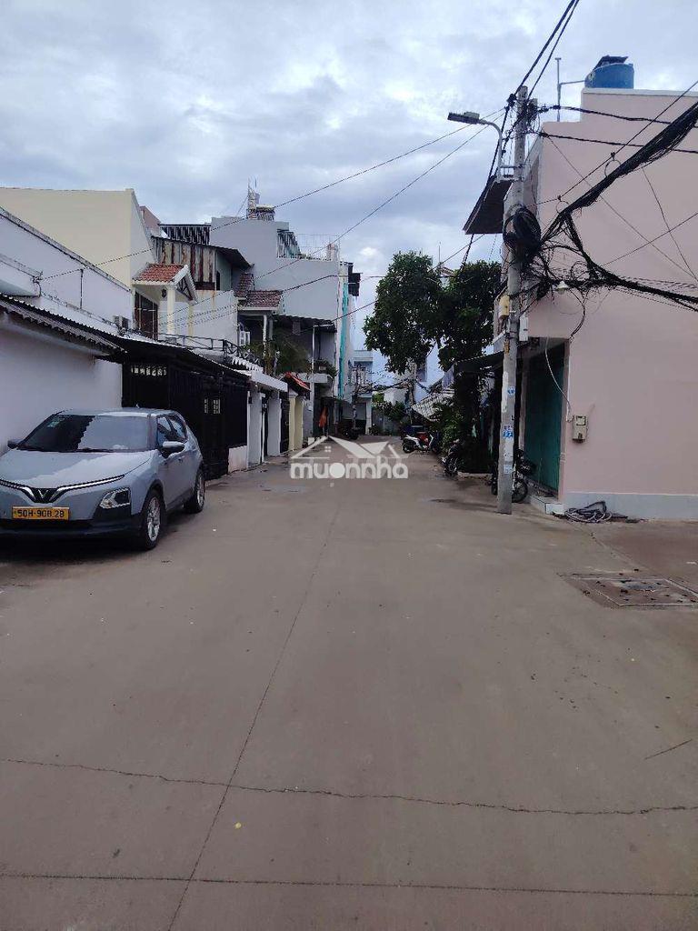 Cho thuê nhà nguyên căn 2 tầng hẻm xh 1368 lvl, phước kiển. giá 6tr 