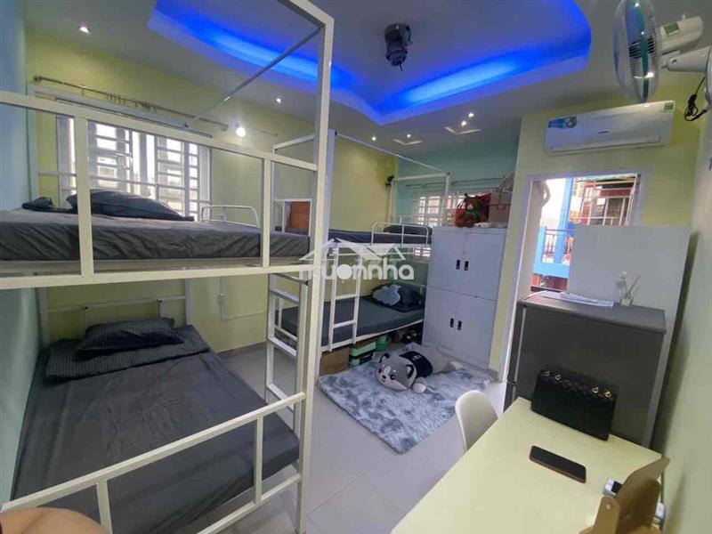 Ký túc xá chỉ 4 người 1 phòng có ban công