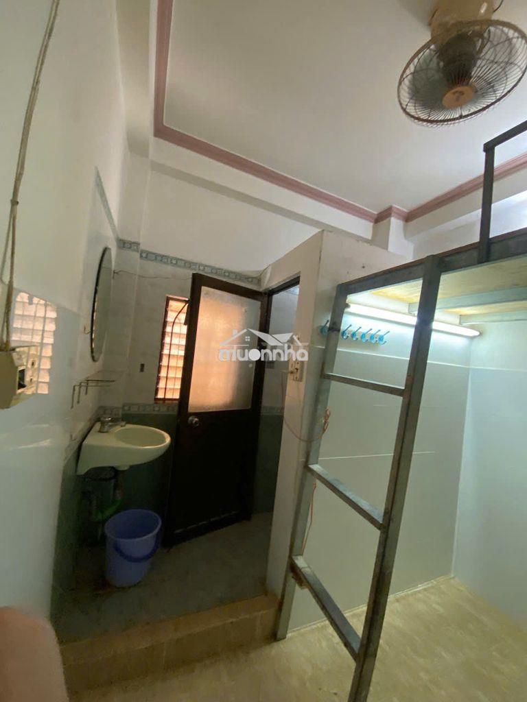 Phòng lâu 2 gần măt tiến,chợ bàn cờ giáp lý thái tổ, võ văn tần  - 2