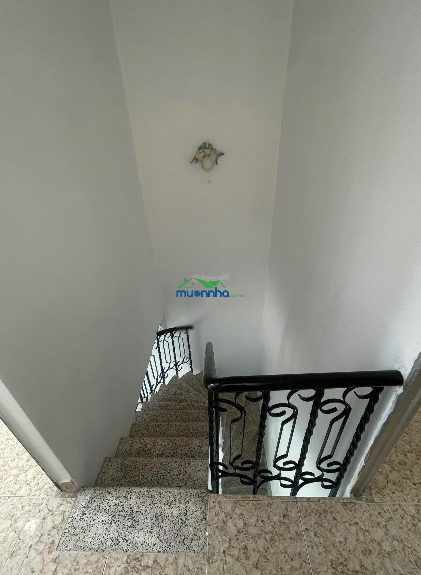 3 tỷ 690 - hẻm 4m - thẳng 1 trục - cách htp chỉ 20m - phú thuận q7 - cách nguyễn thị thập 400m - 4