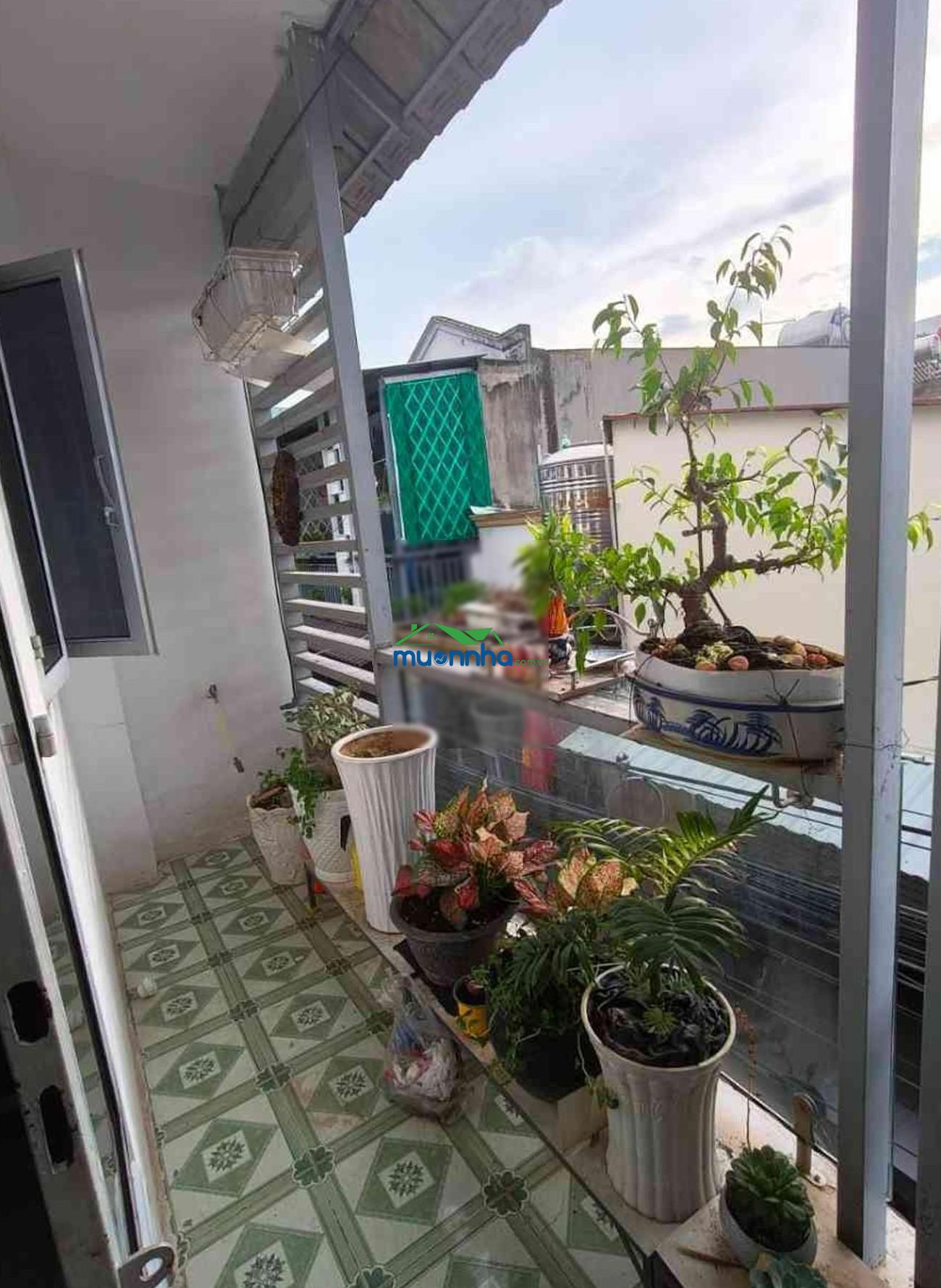 Giá tốt - nhà 2 tầng gần chợ linh xuân, 4 tỷ