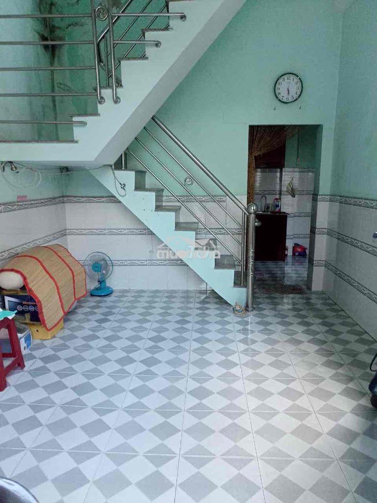 Cần bán căn nhà cấp 4 1 trệt 1 lửng 27.3m2 sàn 54.6m2/ 1tỷ570 ít lộc