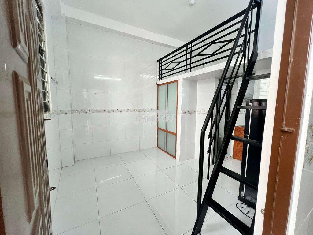 Cho thuê phòng có ban công cửa sổ thoáng  - 2