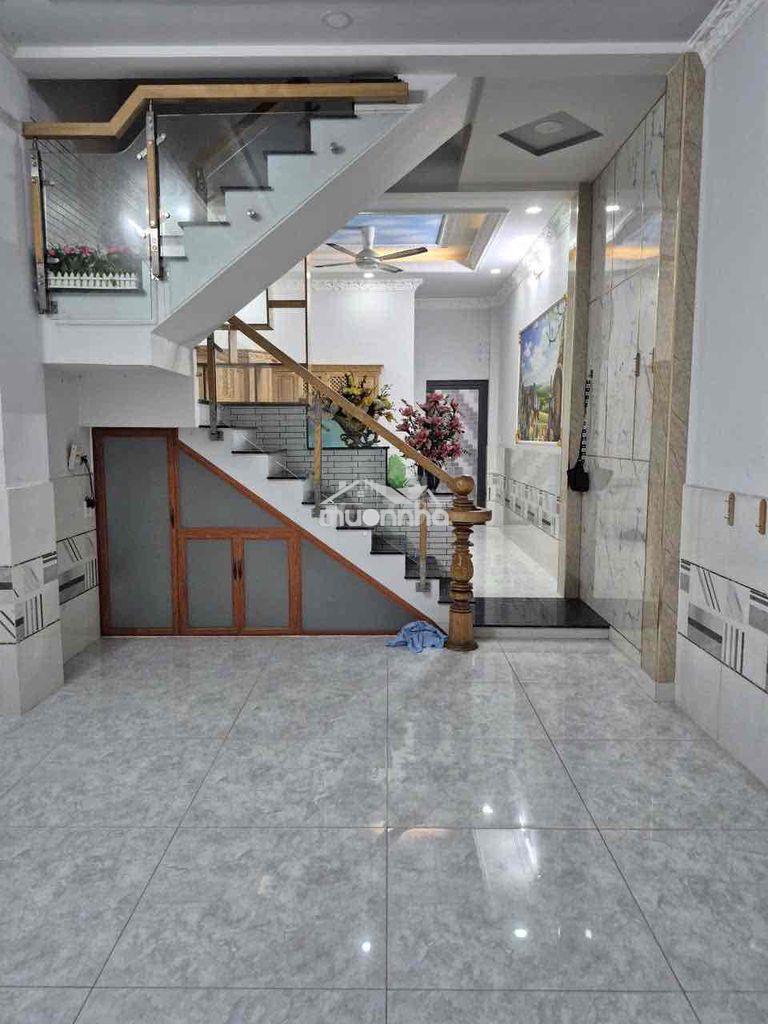 Cho thuê nhà thới an 11 q12 2lầu 180m 4pn 3wc hxh 9tr mới keng về gv 5