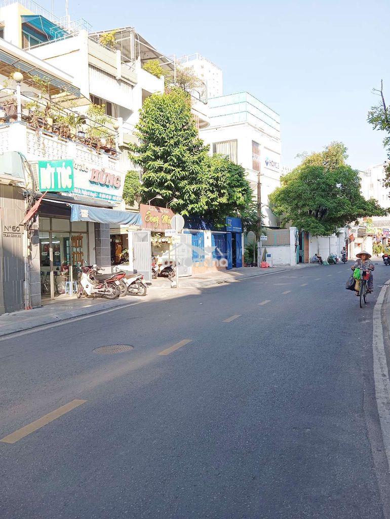 Bán nhà tt q1 trần đình xu , 2 tầng , chính chủ trang bìa ,gần phố tây