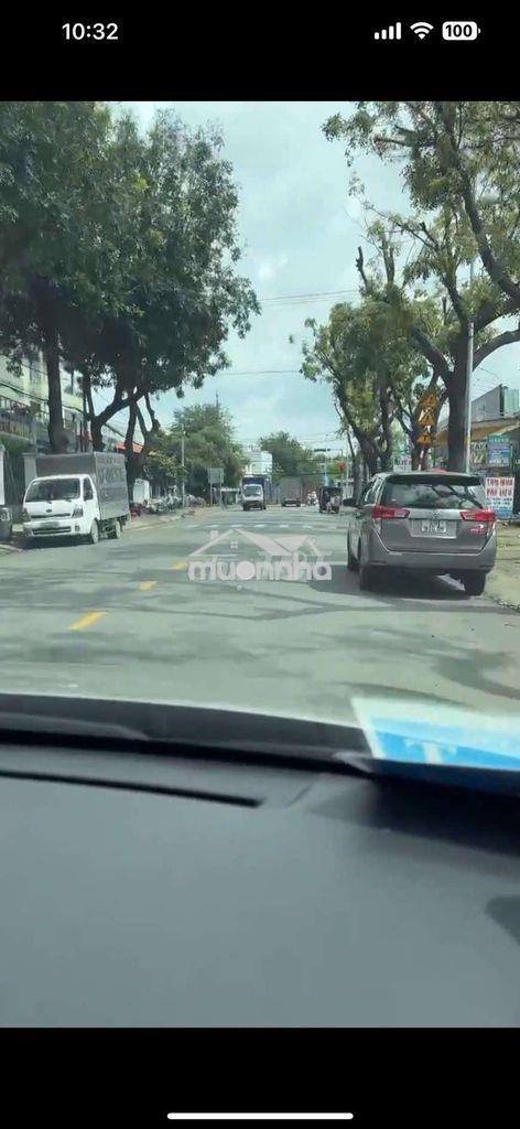 Cho thuê kho xưởng 400m2 giáp dĩ an bình dương 
.
có 3 điện 3 pha - 3