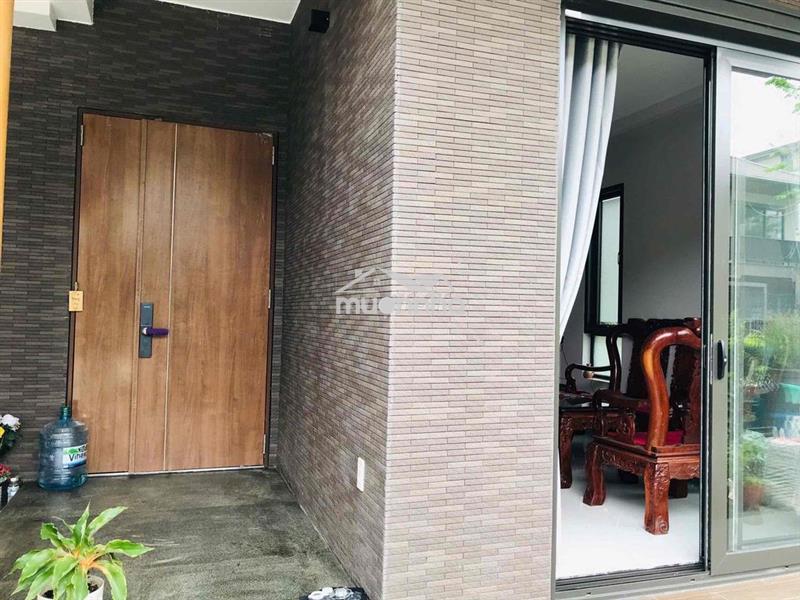Biệt thự waterpont , nhà hoàn thiện , đầy đủ nội thất