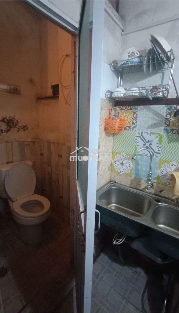 Cho thuê nhà nguyên căn, 2 tầng + gác xép + 1 tum, 2 p.ngủ, 2 vs - 4