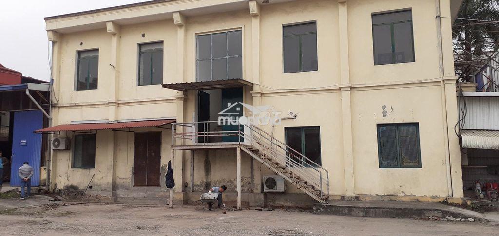 Cho thuê sàn văn phòng  tầng 2 diện tích 300m² - 3