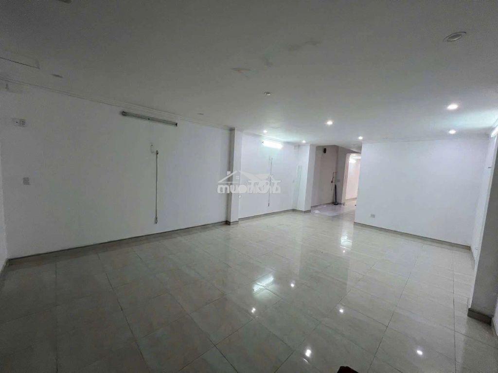 🏠Cho thuê nhà phố

ktm- dv biconsi bạch đằng phú cường . đt : 427m2 - 3