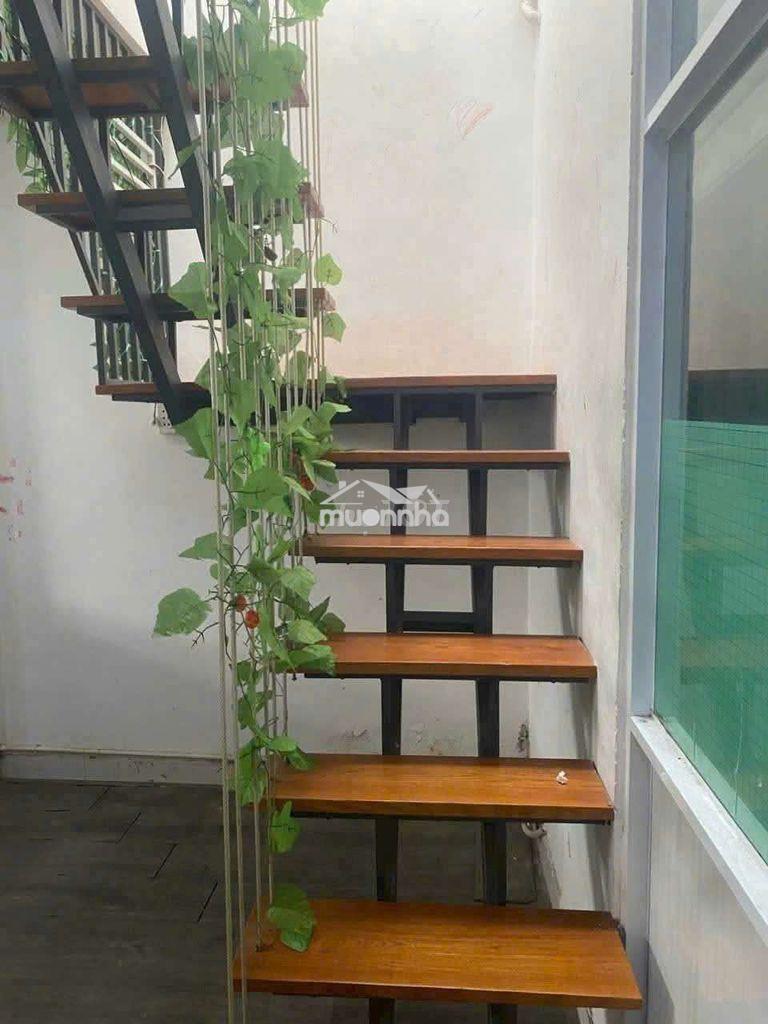 ❤️❤️ Nhà thuê nguyên căn hẻm ba gác trần phú q5
🧱 ngang - 4