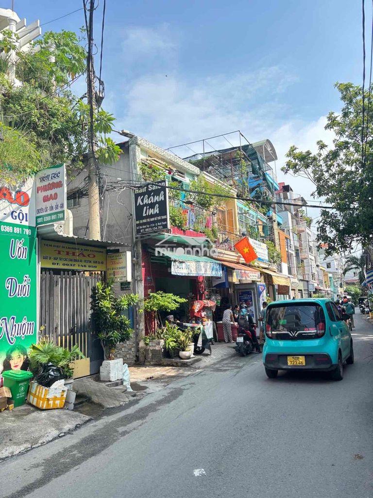Chỉ hơn 4 tỷ - 4 tầng - sát mặt tiền bùi đình tuý - 3 phòng ngủ