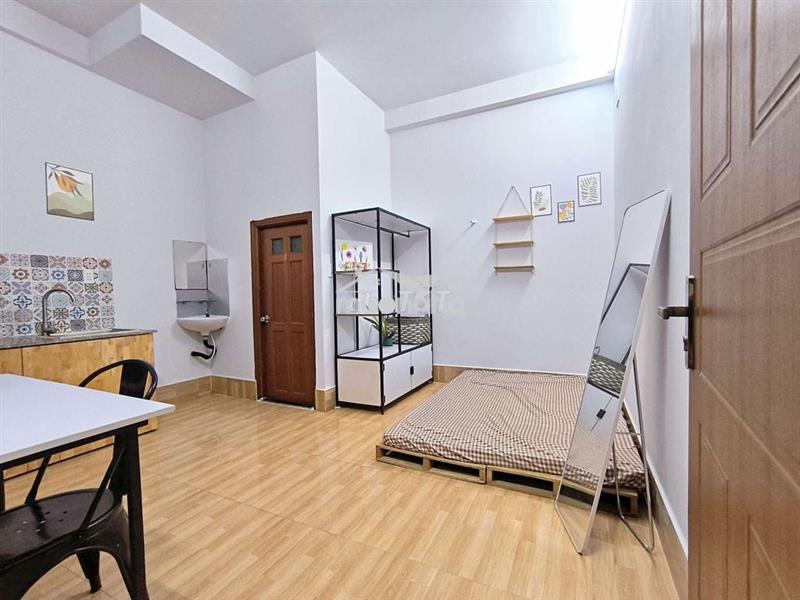 Studio minimal cửa sổ thoáng hxh cây xanh yên tĩnh kế ngã tư phú nhuận