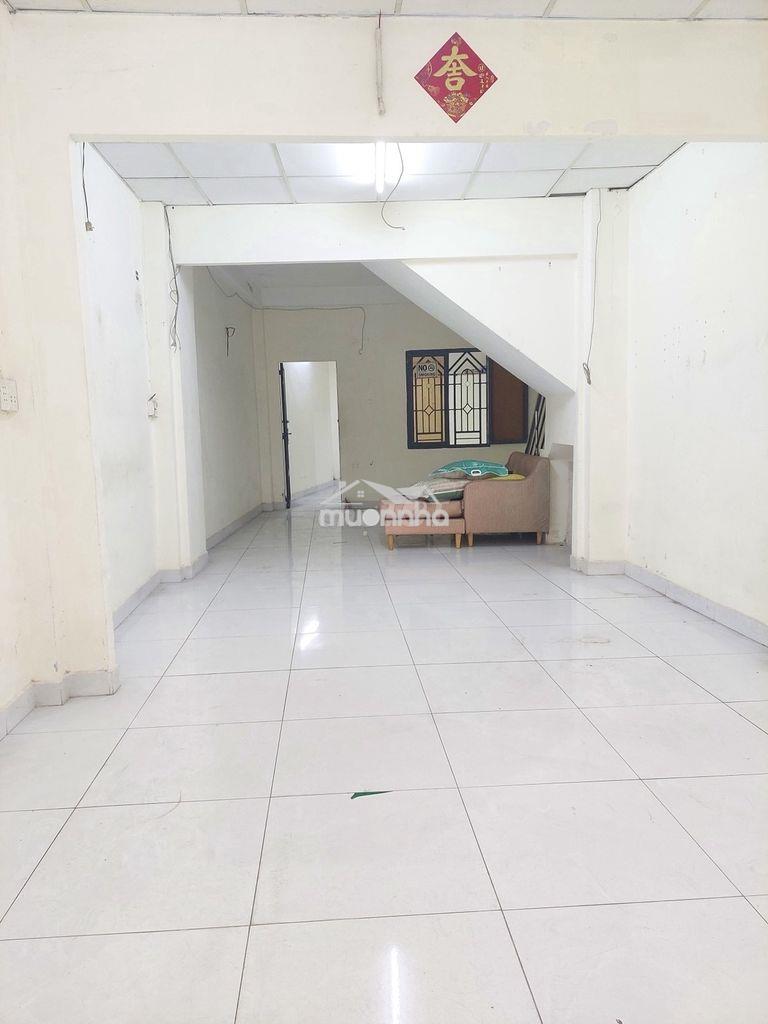 Giảm 1 tỷ bán cấp 11 tỷ. hém 10m ll quân như mt, xe tải tránh nhau - 2