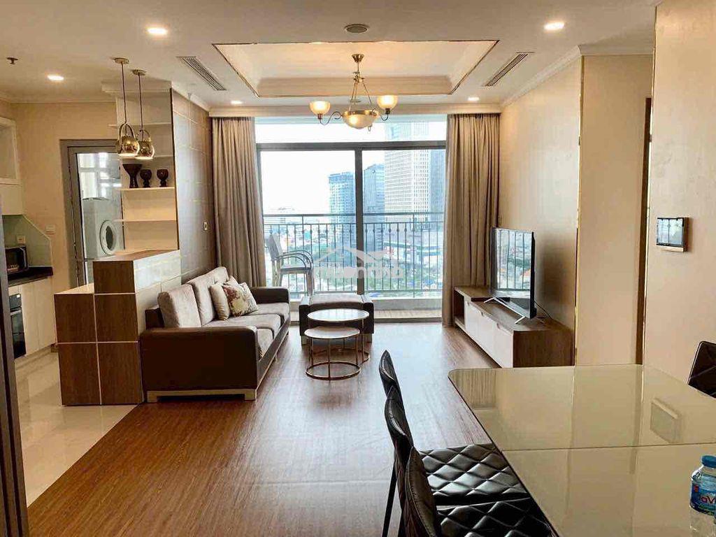 Cho thuê căn hộ vinhome central park lh : - 2