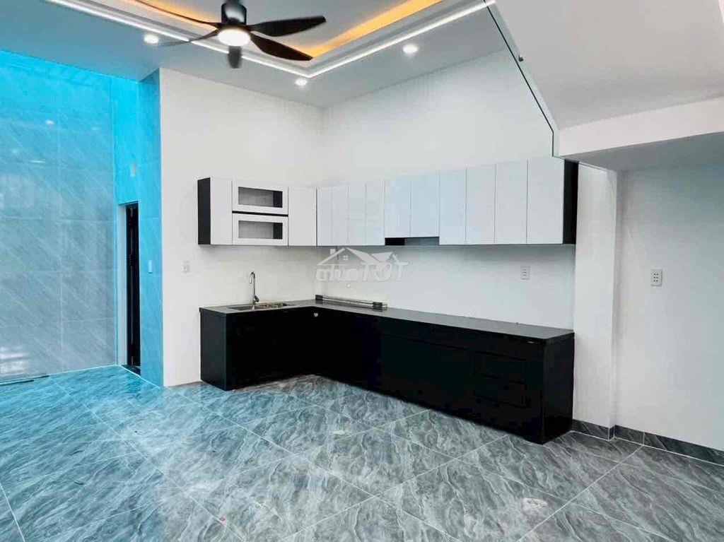 Chủ gồng không nổi hạ giá bán gấp căn nhà 2 lầu - 4