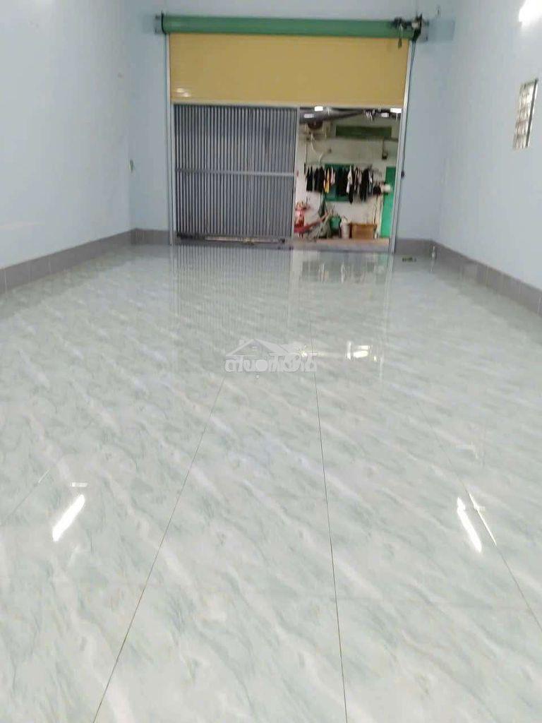 Nhà trống suốt 120m2 - 3